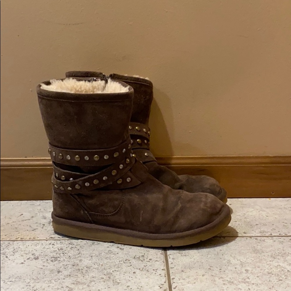 Ugg Australia 3287 Clovis Studded Belts Side Zip